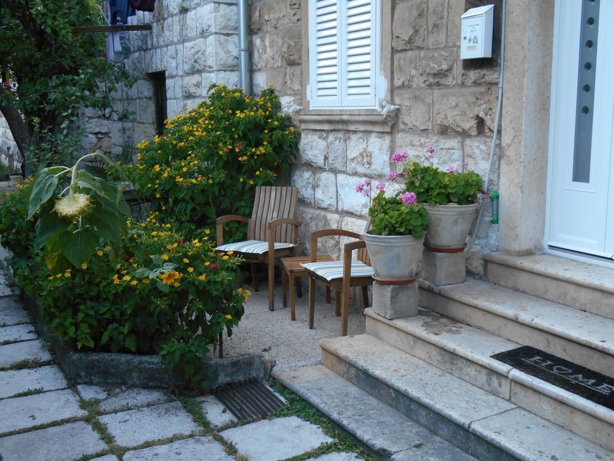 Guest House Cinema Close To Port Dubrovnik Exterior foto