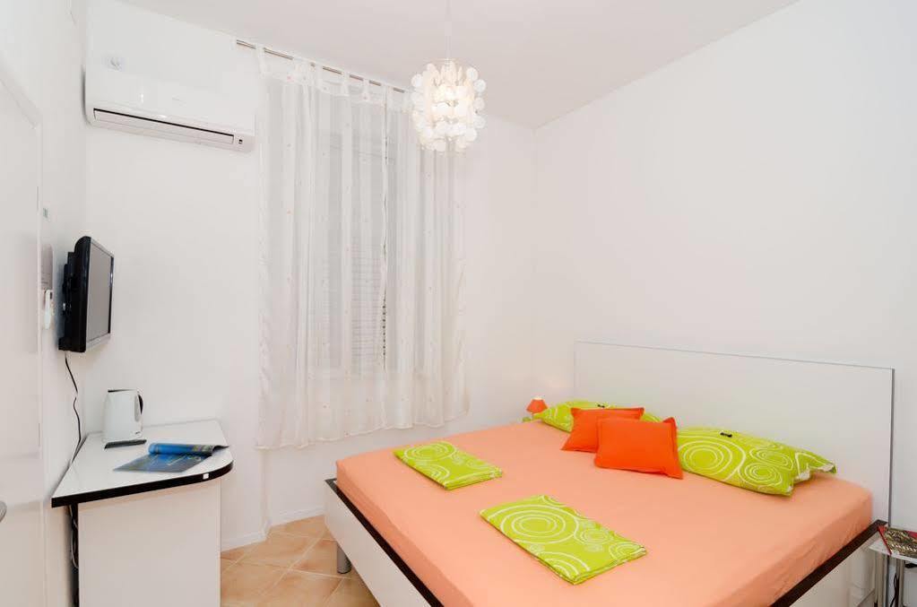 Guest House Cinema Close To Port Dubrovnik Exterior foto